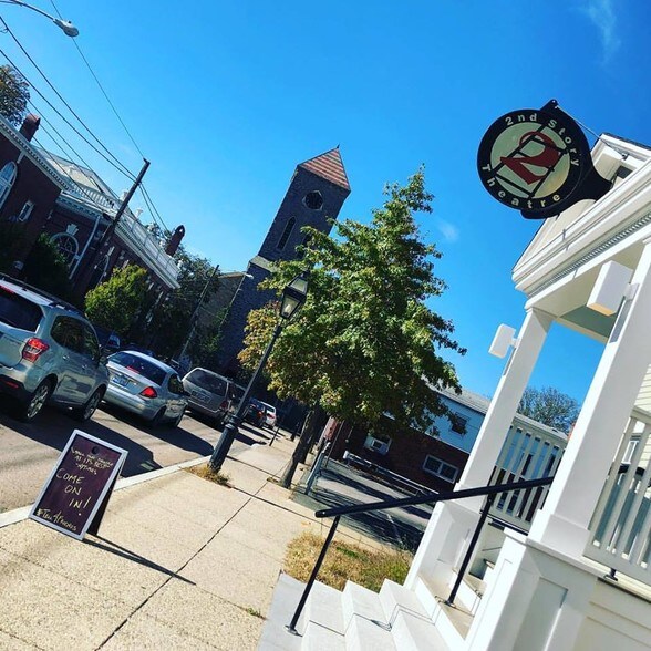 More Photos Of 28 Market St, Warren Theater Concert Hall For Sale