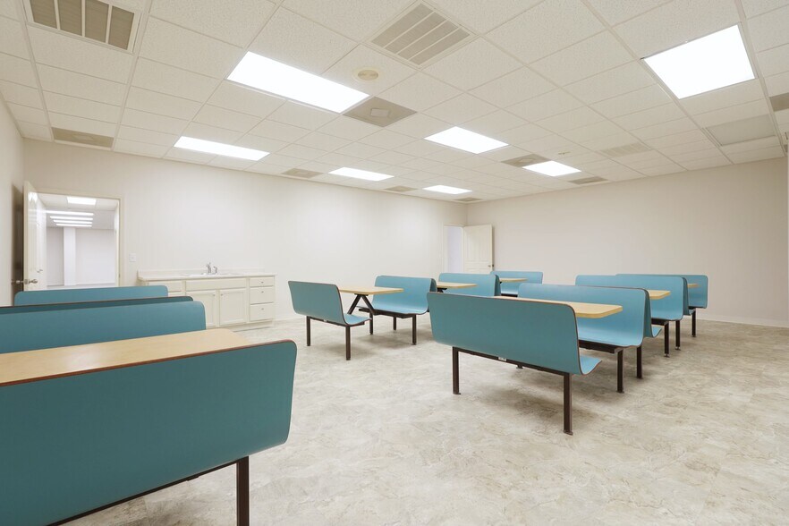 More Photos Of 5296 Highway 1 S, Jonesboro Office For Sale
