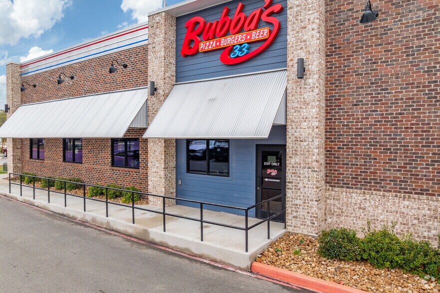 More Photos Of 2368 SE Military Dr, San Antonio Restaurant For Sale