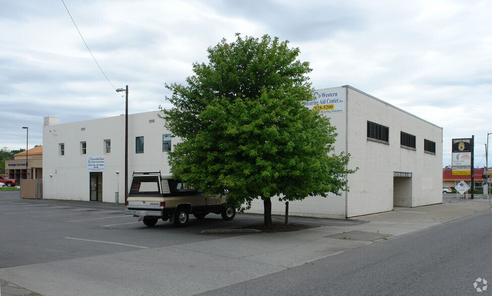 More Photos Of 1912 N Division St, Spokane Office For Lease