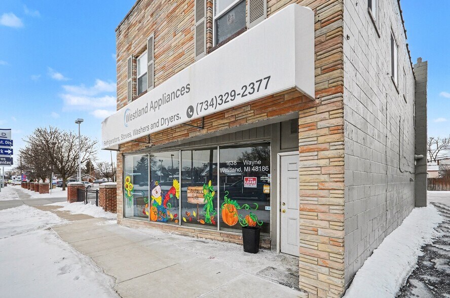 More Photos Of 1638 S Wayne Rd, Westland Storefront Retail Residential For Lease