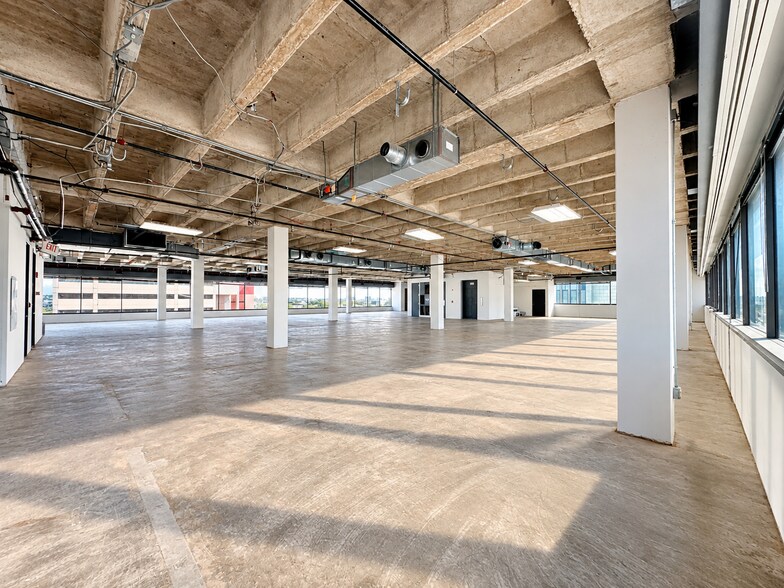 More Photos Of 425 Soledad St, San Antonio Loft Creative Space For Sale