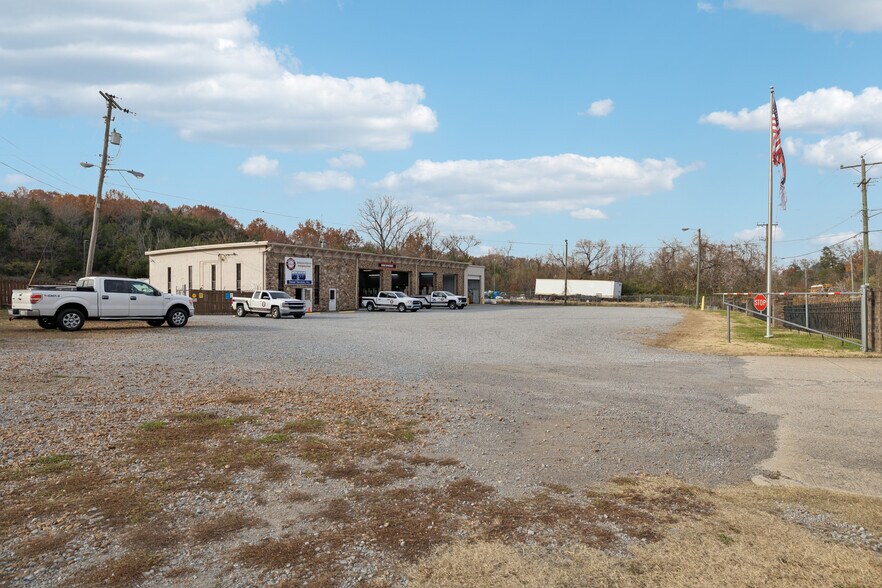 Primary Photo Of 3502 Dickerson Pike, Nashville Flex For Sale