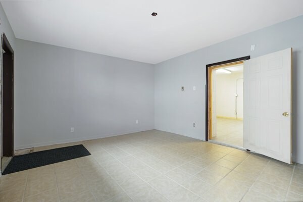 More Photos Of 113 Murray St, Ottawa Office For Sale
