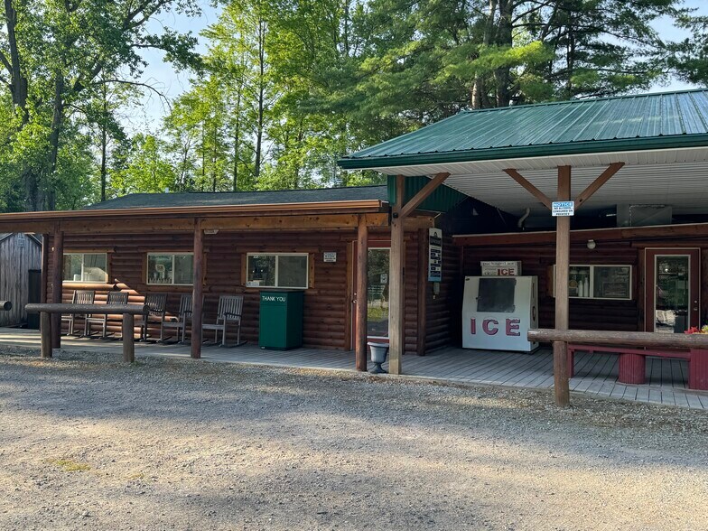 More Photos Of 482 N Sage Lake Rd, Hale Freestanding For Sale