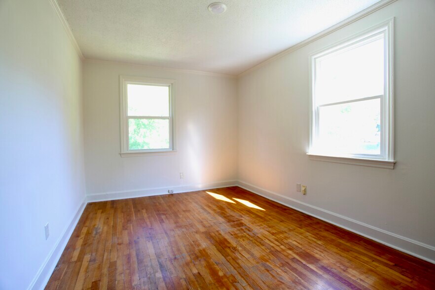 More Photos Of 5304 Eaton Cir, Charlotte Multifamily For Sale
