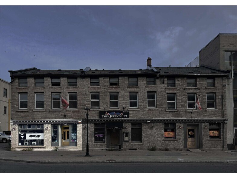 More Photos Of 125 Brock St, Kingston Hotel For Lease