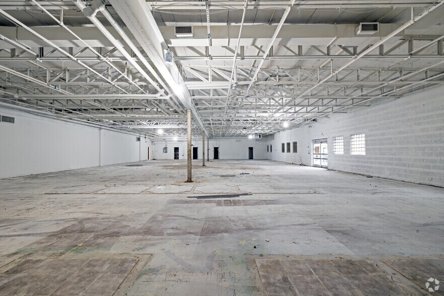 More Photos Of 240 State Rt 17 S, Lodi Warehouse For Lease