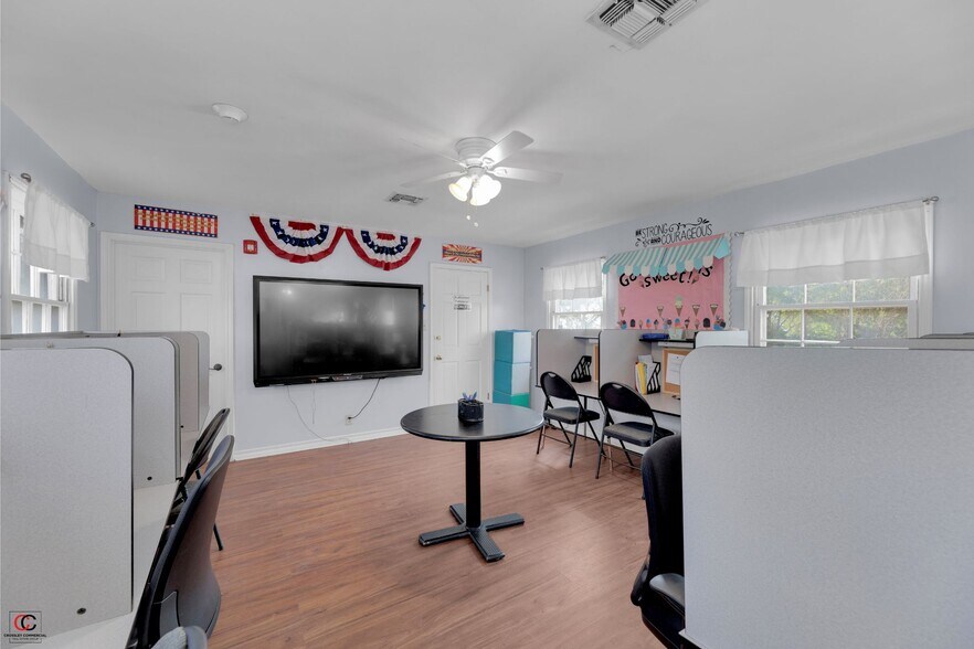 More Photos Of 14 Chisholm Trail Rd, Round Rock Schools For Sale