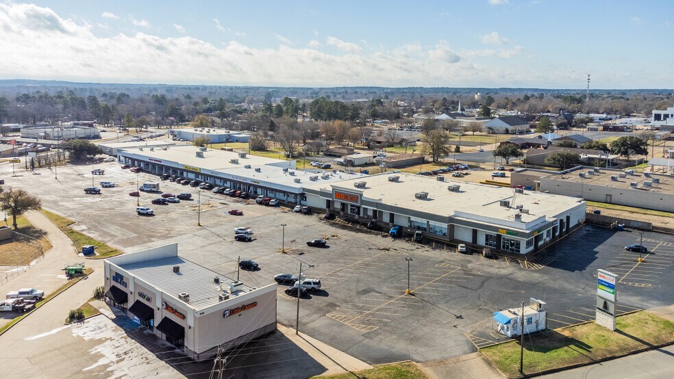 More Photos Of 98-110 Midtown Dr, Kilgore Unknown For Lease