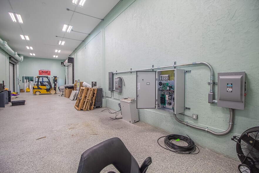 More Photos Of 8261 Burnt Store Rd, Punta Gorda Warehouse For Sale