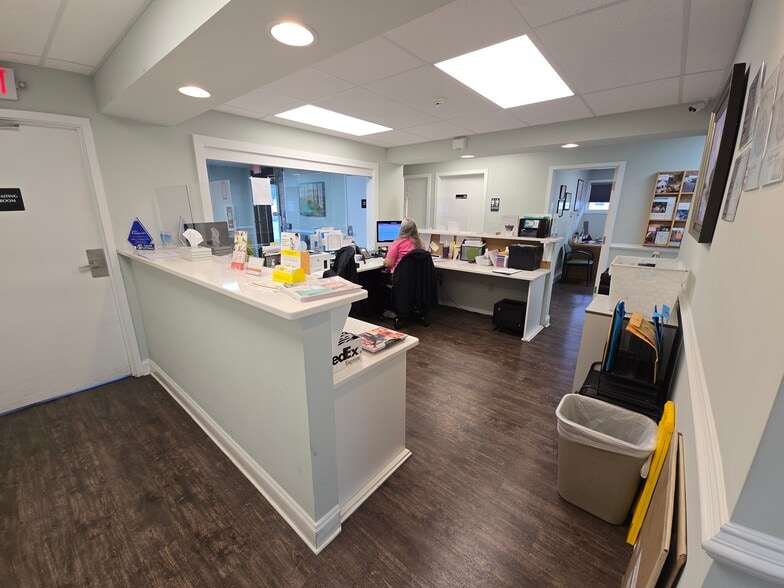 More Photos Of 1095 S Bradford St, Dover Medical For Sale