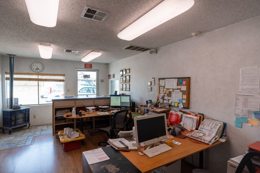 More Photos Of 2579 Atwater Blvd, Atwater Freestanding For Sale