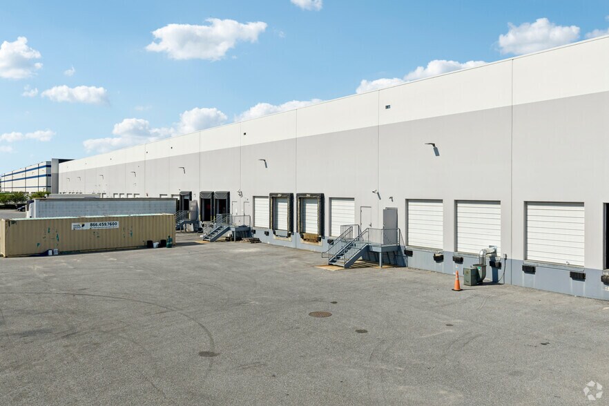 More Photos Of 1901 62nd St, Rosedale Warehouse For Lease