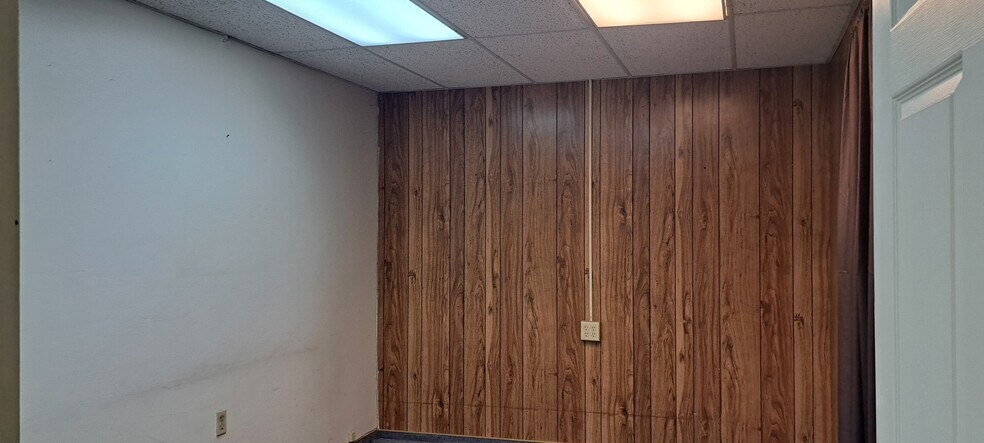 More Photos Of 1519 6th St, Bakersfield Office Residential For Sale