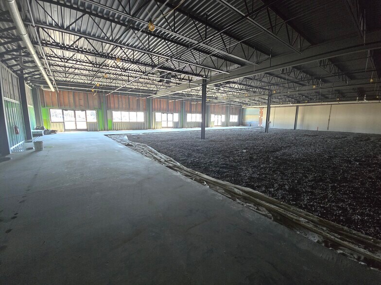 More Photos Of 711 N DuPont Blvd, Milford Storefront For Lease