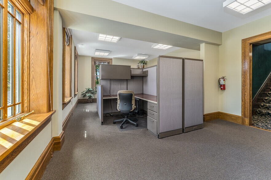 More Photos Of 1 Main St, Flemington Office For Sale