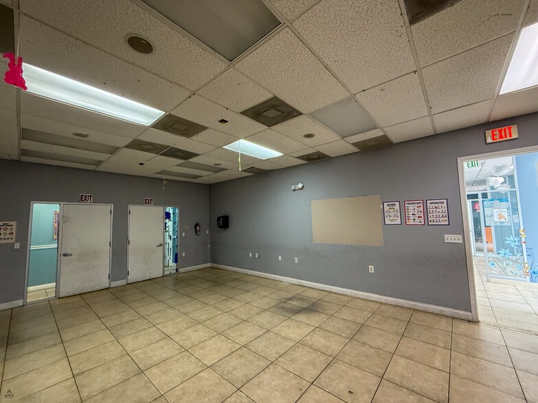 More Photos Of 1813 NE 163rd St, North Miami Beach Freestanding For Sale