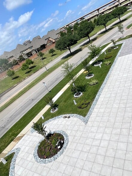 More Photos Of 7300 Riverside Dr, Irving General Retail For Lease