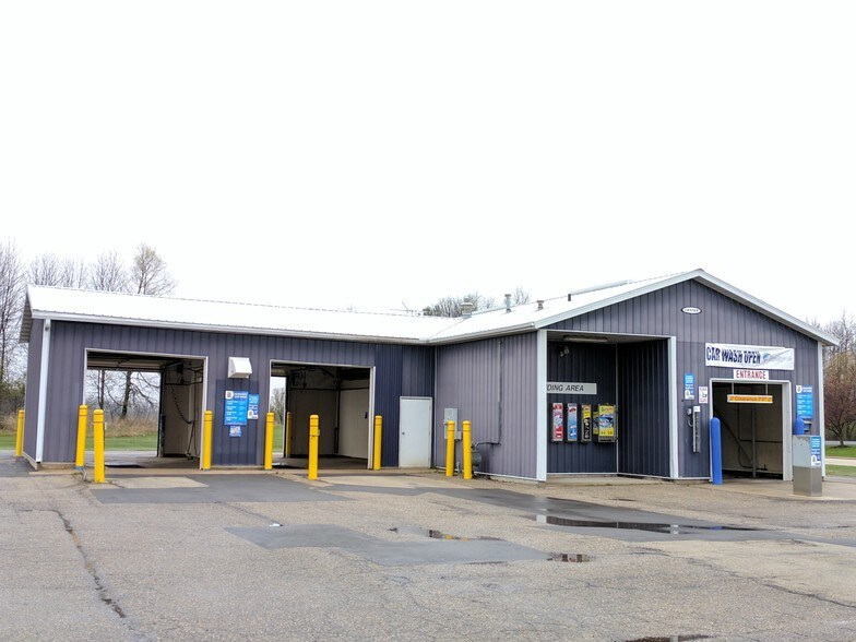 More Photos Of 921 Marquette Dr, Kewaunee Carwash For Sale