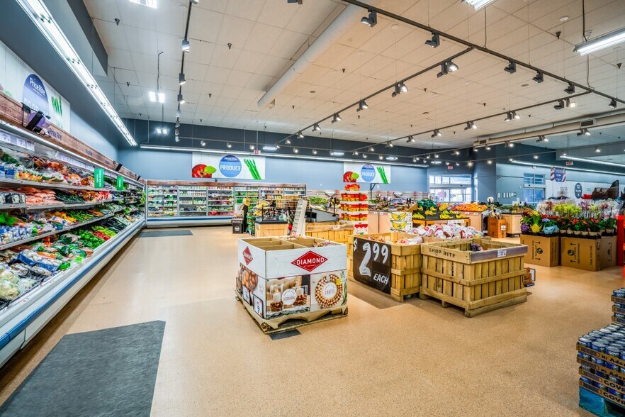 More Photos Of 4500-4510 Buffalo Rd, Erie Supermarket For Lease