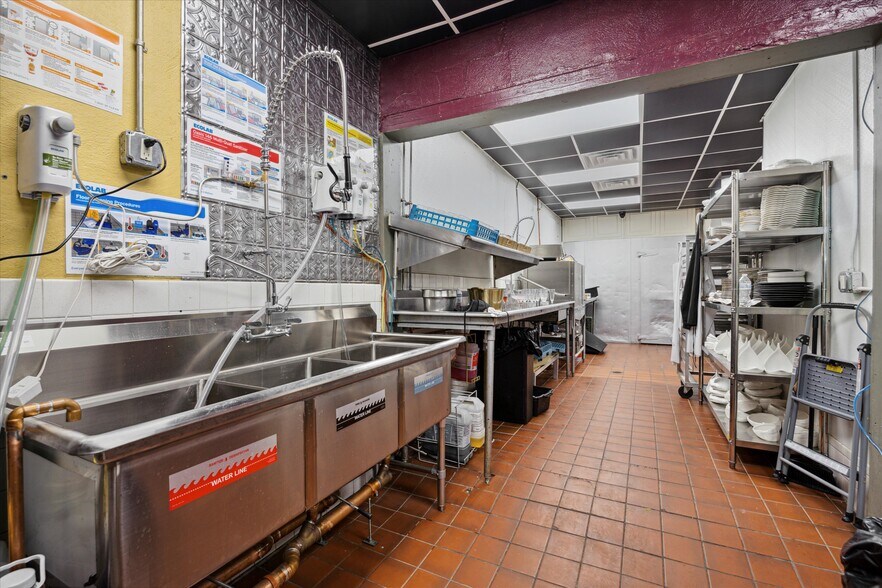 More Photos Of 2154 Bridge St, Philadelphia General Retail For Sale