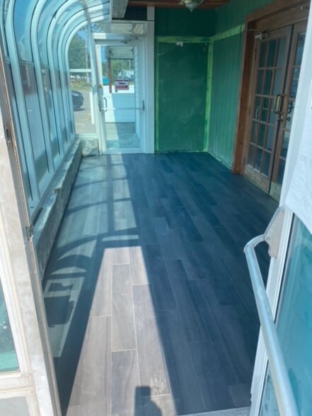 More Photos Of 188 Lafayette Rd, Salisbury Restaurant For Sale