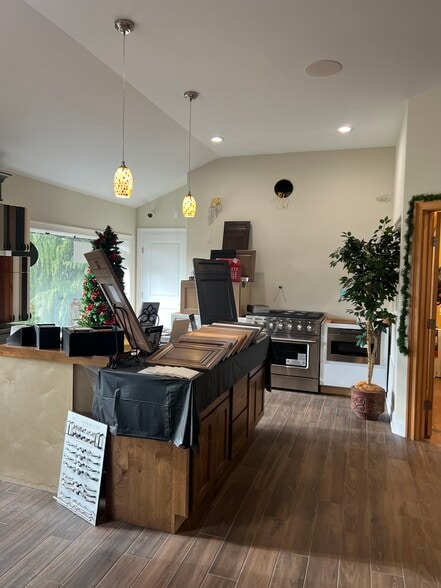 More Photos Of 138 N County Line Rd, Jackson Office For Sale