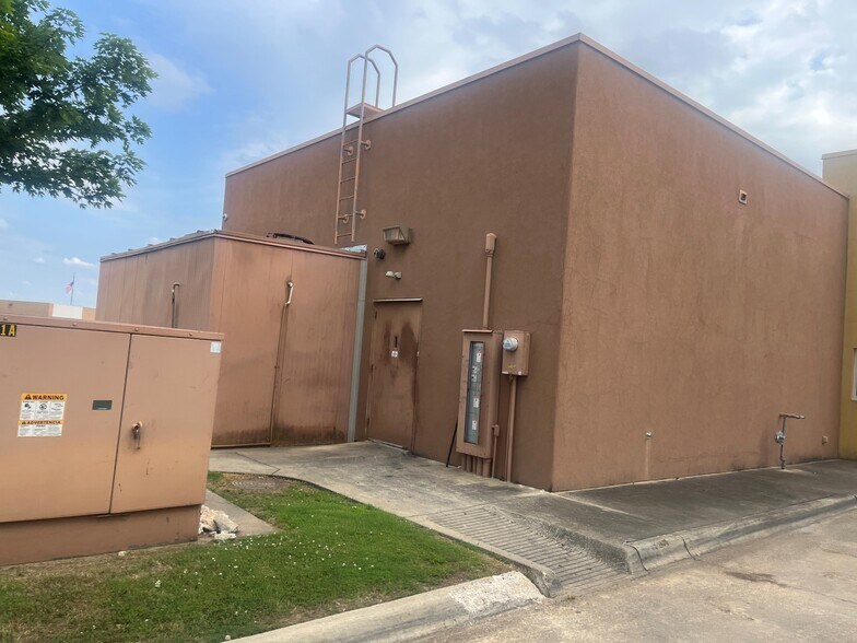 More Photos Of 2400 Richmond Rd, Texarkana Unknown For Lease