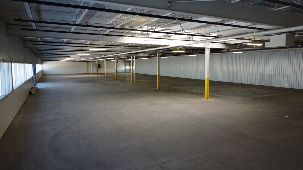 More Photos Of 1 Reynolds Dr, Beloit Distribution For Lease