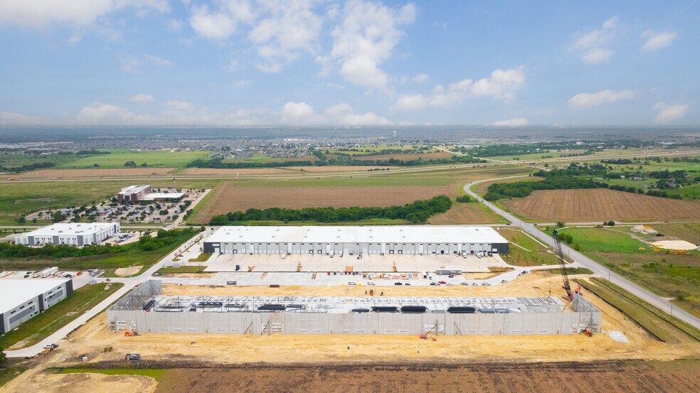 More Photos Of Innovation Blvd, Hutto Distribution For Lease