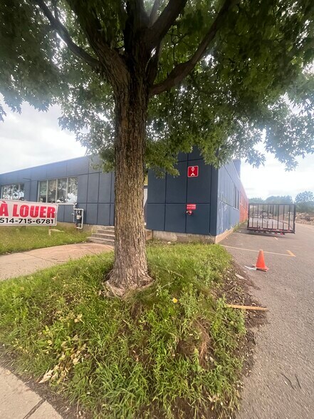 More Photos Of 6705 Rue Saint-Jacques, Montréal Light Distribution For Lease
