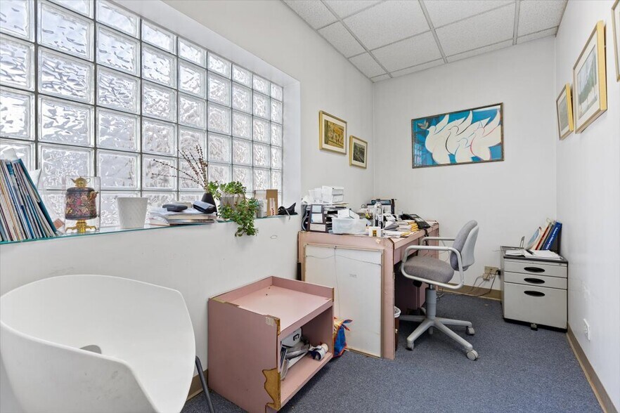 More Photos Of 2719 W Peterson Ave, Chicago Healthcare For Sale