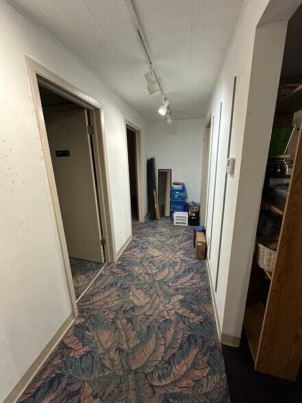 More Photos Of 1550 Dousman St, Green Bay Storefront Retail Office For Sale