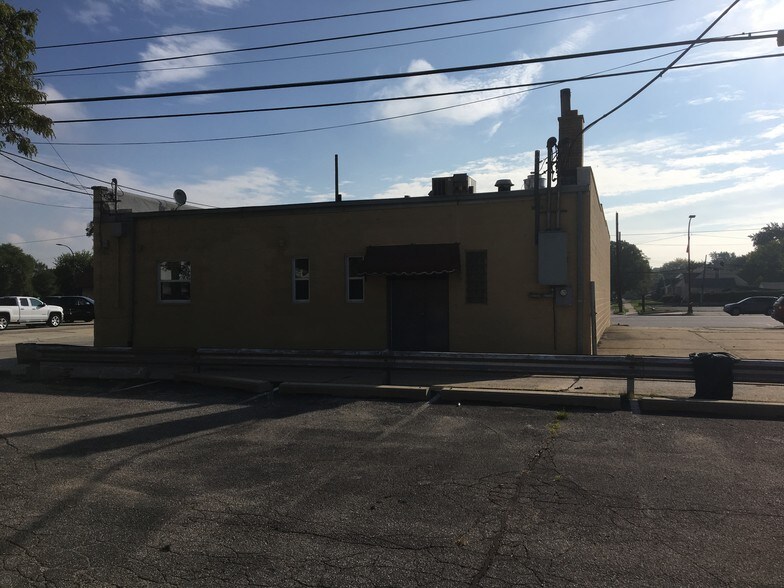 More Photos Of 24055 Van Dyke Ave, Center Line Freestanding For Sale