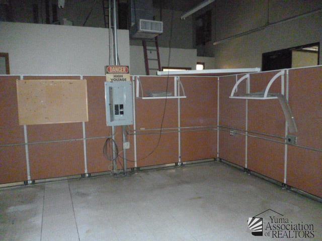 More Photos Of 642 E 39th Pl, Yuma Flex For Sale