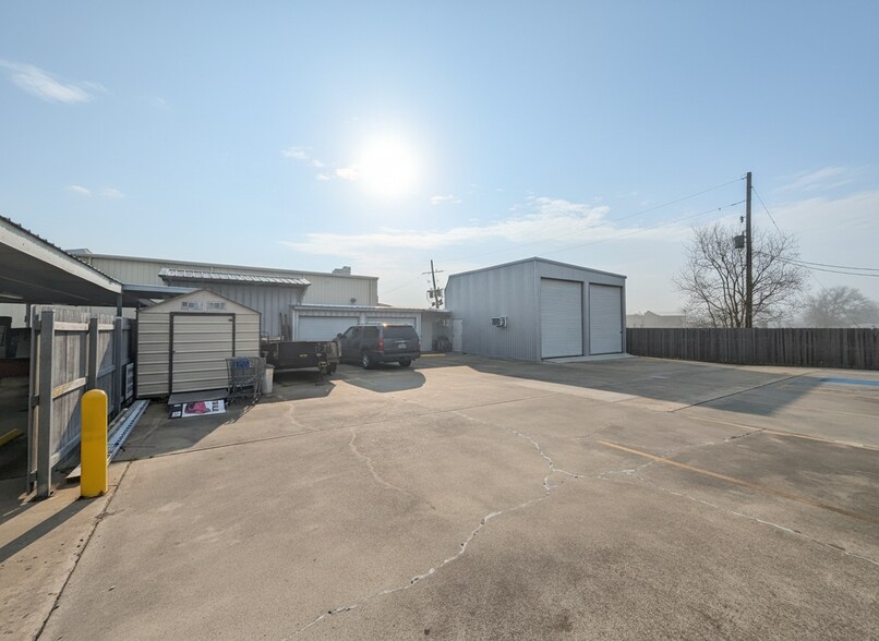 More Photos Of 4953 Big Lake, Lake Charles Office For Sale