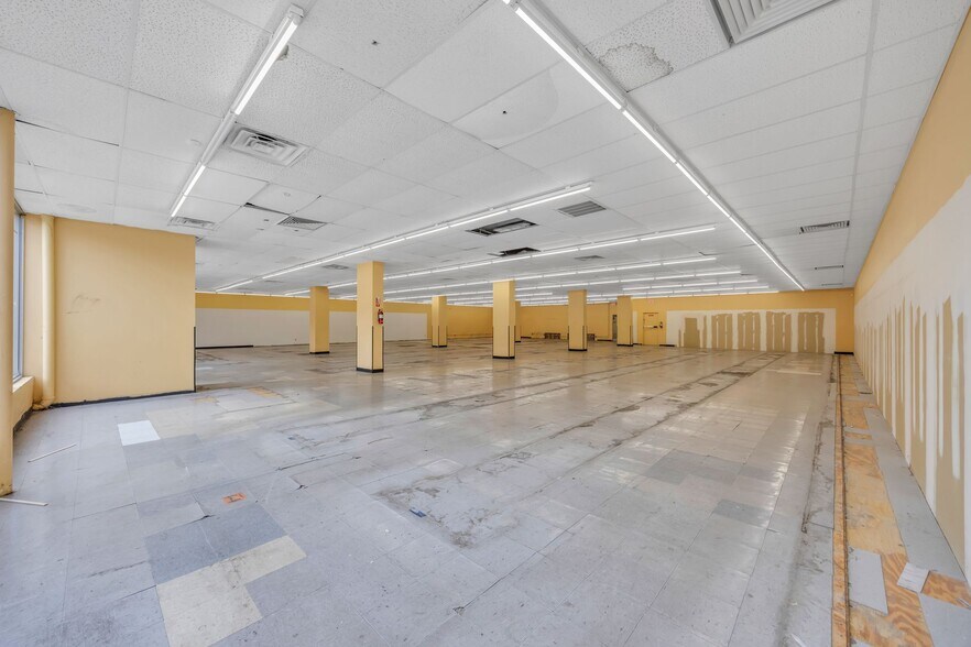 More Photos Of 511 Market St, Chattanooga Specialty For Lease