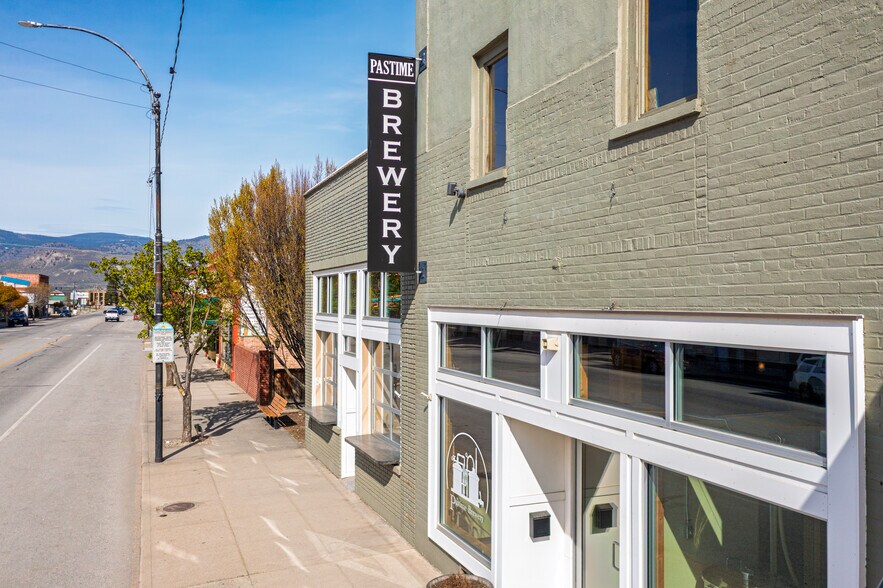 More Photos Of 1307 Main St, Oroville Bar For Sale