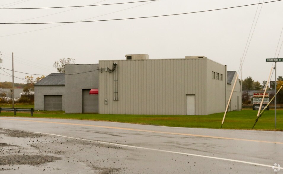 More Photos Of 1300 N River Rd, Warren Flex For Lease