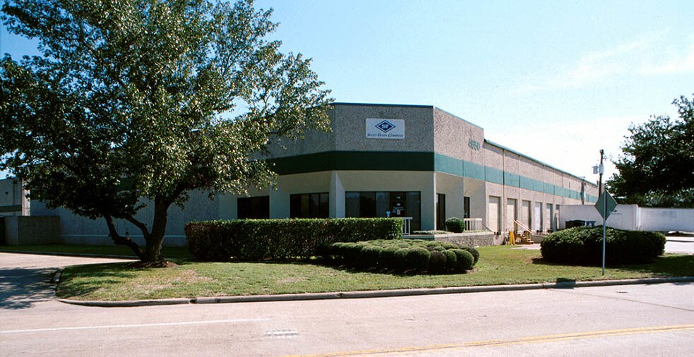 More Photos Of 4650 S Pinemont Dr, Houston Warehouse For Lease