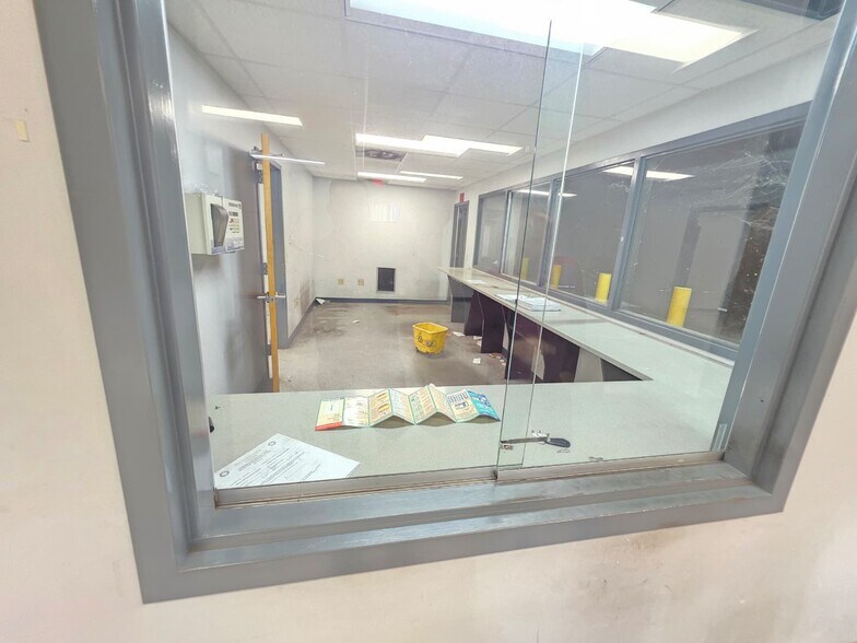 More Photos Of 700 NE Arch St, Atlanta Truck Terminal For Sale