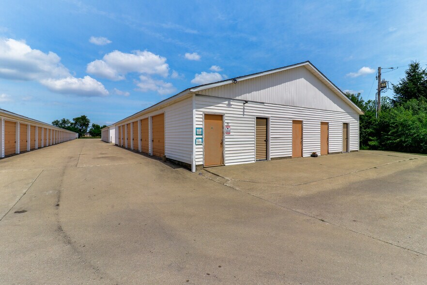 More Photos Of 116 E Church St, Savoy Self Storage For Sale