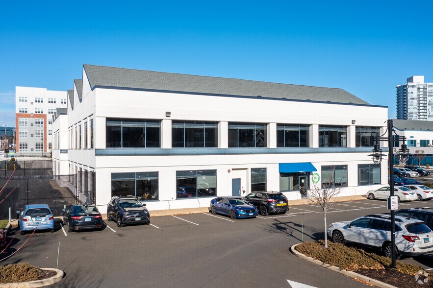 More Photos Of 68 Southfield Ave, Stamford Office For Lease