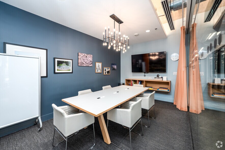 More Photos Of 1140 3rd St NE, Washington Office For Lease