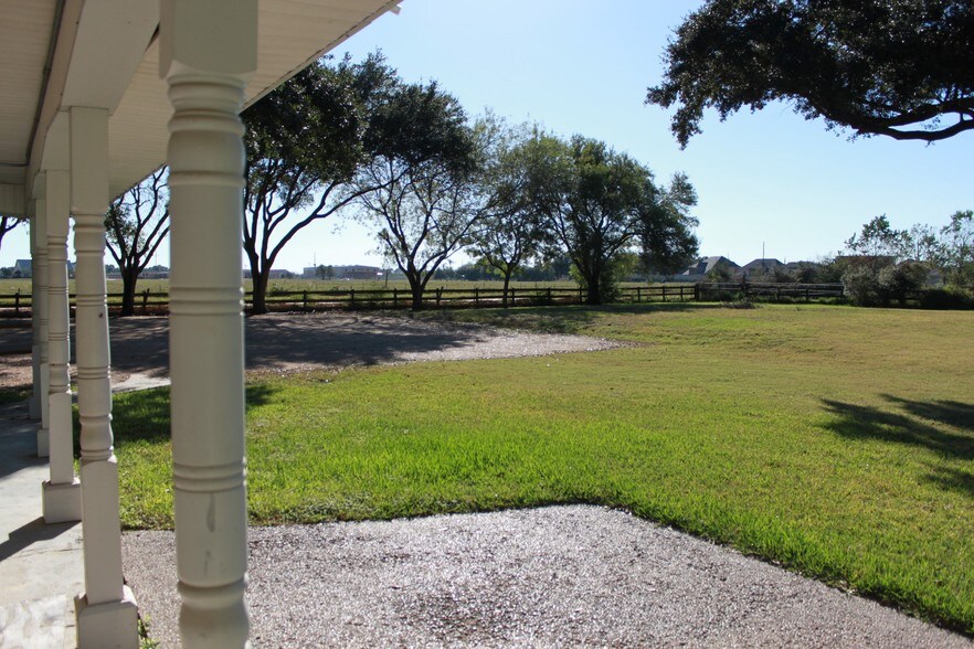 More Photos Of 16607 Mueschke Rd, Cypress Office Residential For Sale