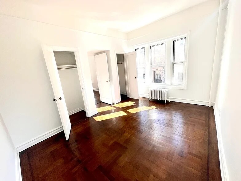 More Photos Of 209 Hawthorne St, Brooklyn Apartments For Sale