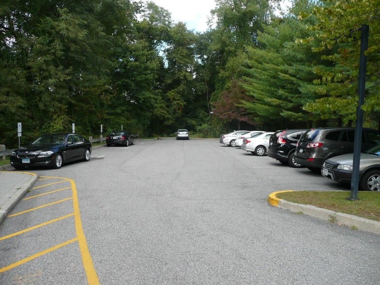 More Photos Of 190 Goldens Bridge Rd, Katonah Medical For Lease