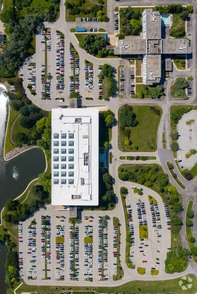 More Photos Of 1 Parkway Blvd N, Deerfield Office For Lease