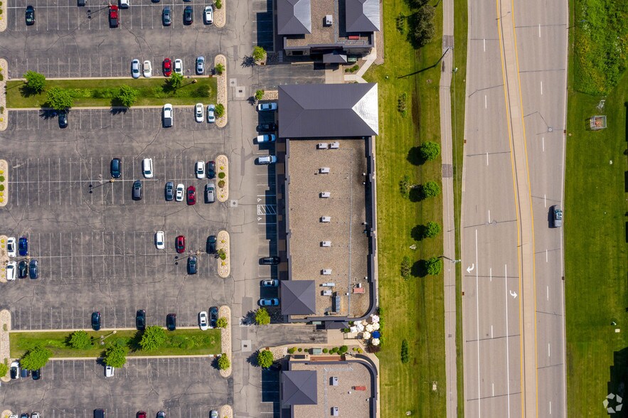 More Photos Of 755 Bielenberg Dr, Woodbury Storefront Retail Office For Lease